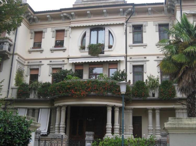 Stylish Penthouse Apartment In Venice Lido, 10 Minutes From Saint Marks Square Λίντο της Βενετίας Εξωτερικό φωτογραφία