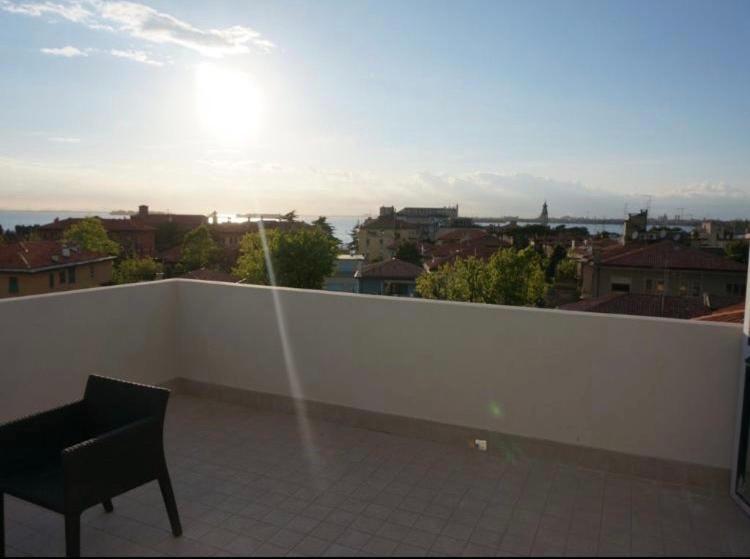 Stylish Penthouse Apartment In Venice Lido, 10 Minutes From Saint Marks Square Λίντο της Βενετίας Εξωτερικό φωτογραφία