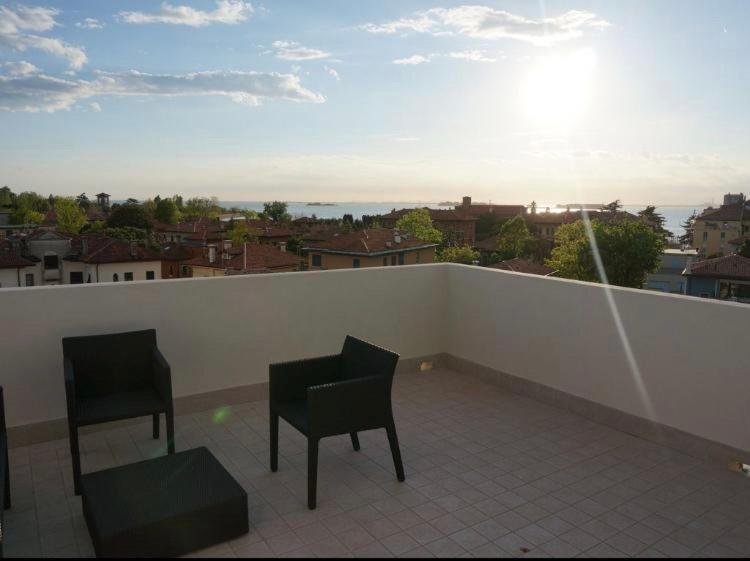 Stylish Penthouse Apartment In Venice Lido, 10 Minutes From Saint Marks Square Λίντο της Βενετίας Εξωτερικό φωτογραφία