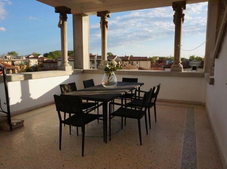 Stylish Penthouse Apartment In Venice Lido, 10 Minutes From Saint Marks Square Λίντο της Βενετίας Εξωτερικό φωτογραφία